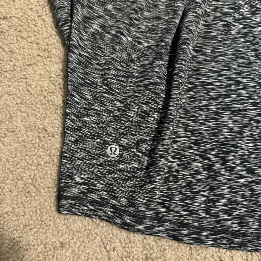 Black‎ and grey marl lululemon open back long sleeve - Image 2
