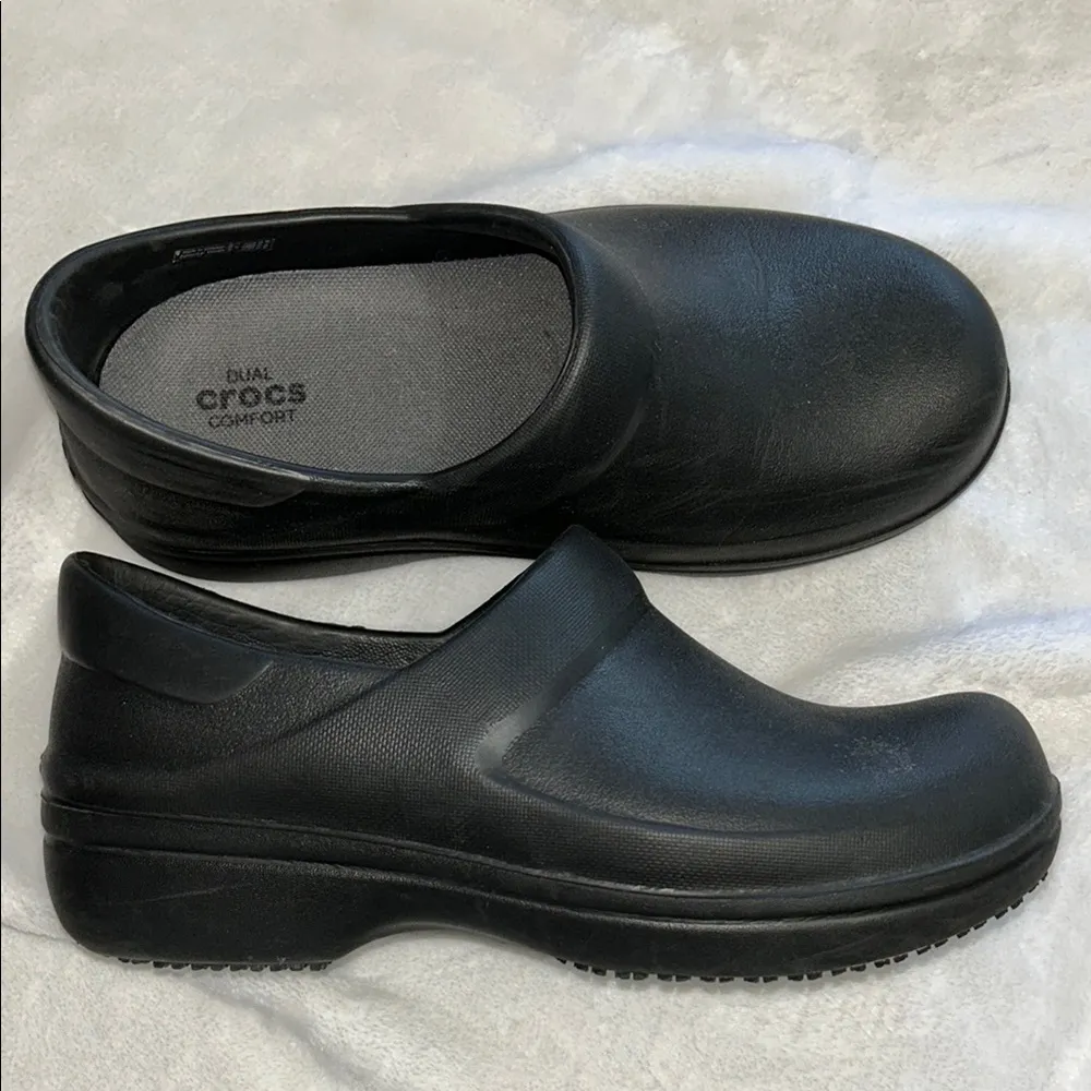 CROCS Black Dual Comfort Non-Slip Clog‎ Women Size W7 - Image 3