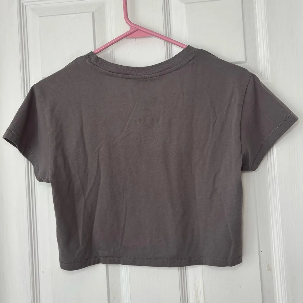 Aeropostale Gray Chevy Camaro Cropped Graphic Tee - Image 2