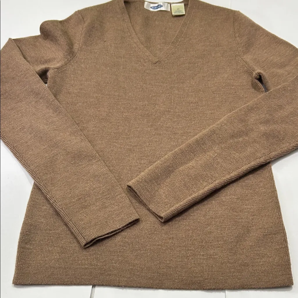 Old Navy Men's Brown V-Neck Sweater - Image 13