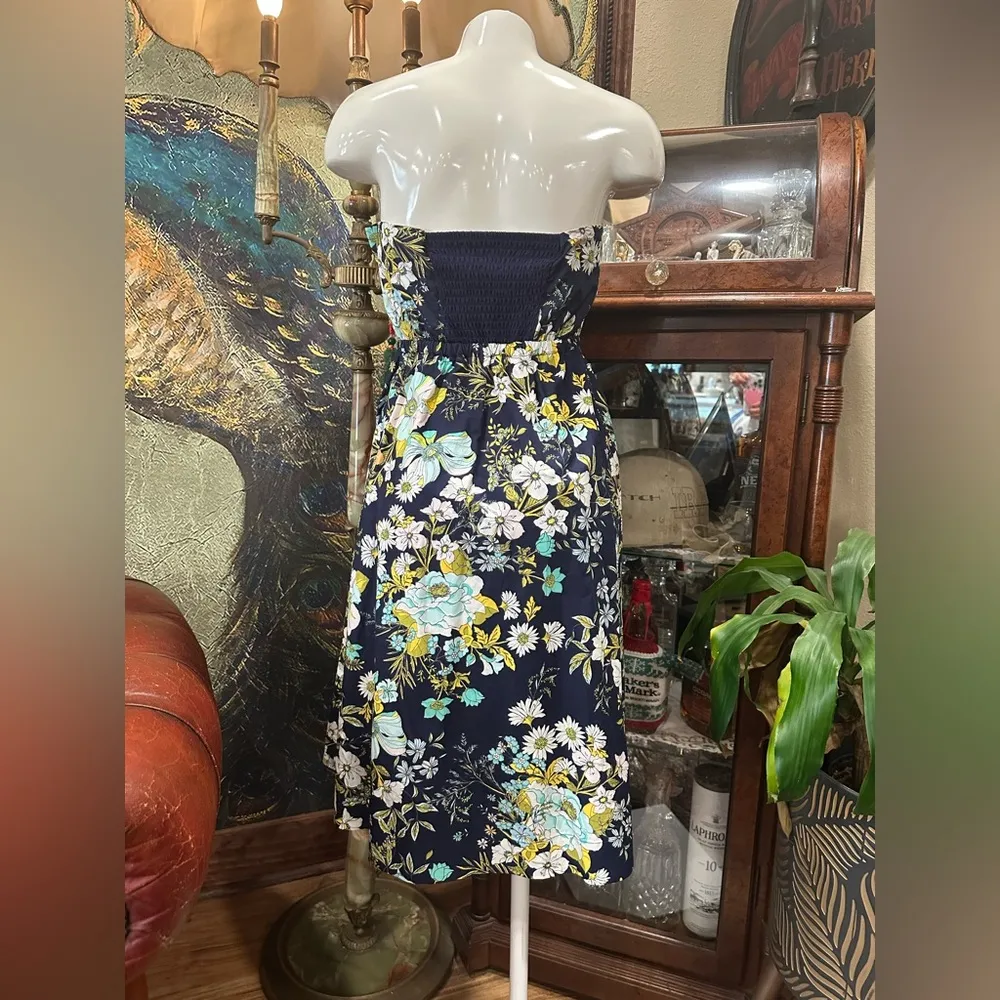 EUC ANTHROPOLOGY Blue and White One Strapless ruffled Dress WITH SIDE POCKETS - Image 5