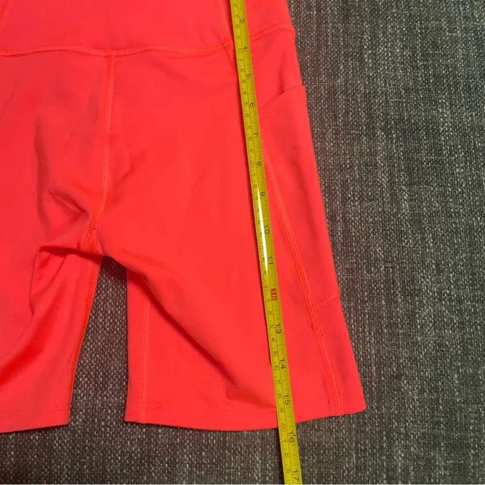 VS On Point Flow Workout Shorts - Image 7