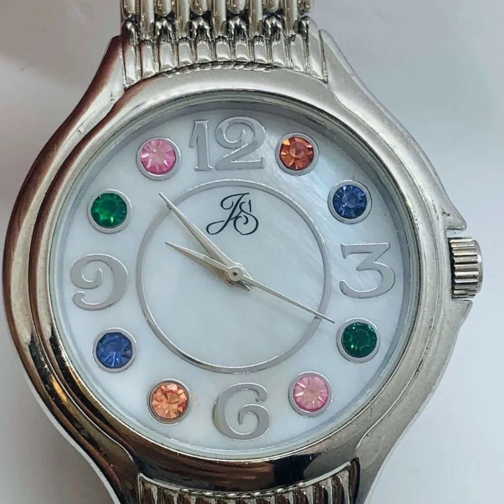 Ladies 38mm silver tone Quartz analog watch MOP dial bracelet size 8” runs - Image 2