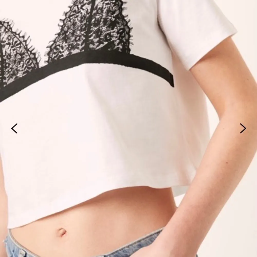 French connection Lace bralette crop tee. S - Image 11