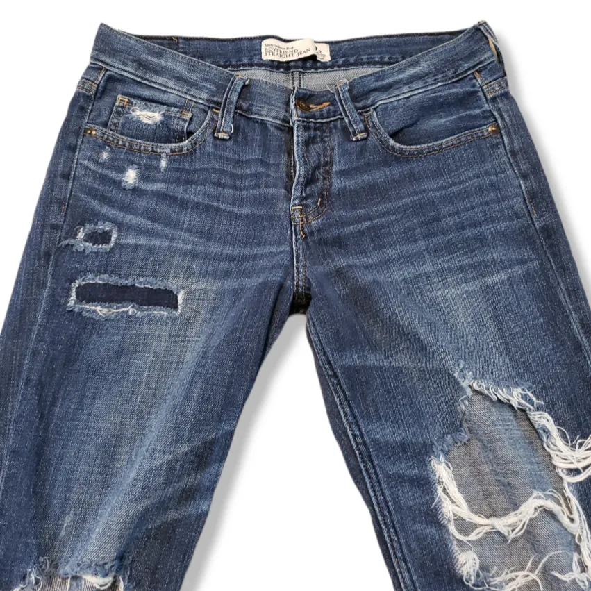 Abercrombie & Fitch Jeans Size 2R Boyfriend Straight Jean Distressed Destroyed Torn Ripped Women's - Image 3