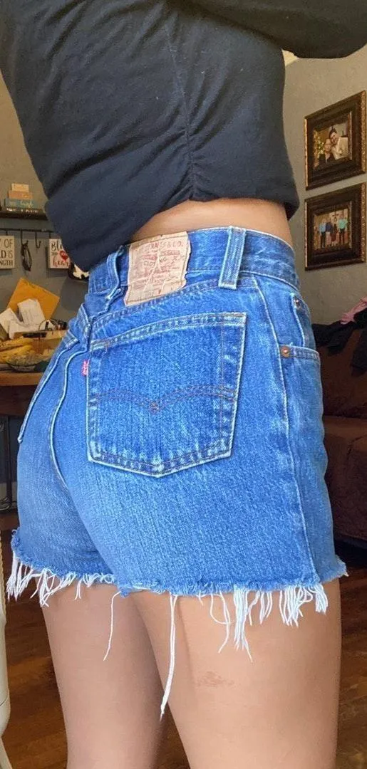 Levi’s    Vintage 501 Cutoff Shorts - Image 2