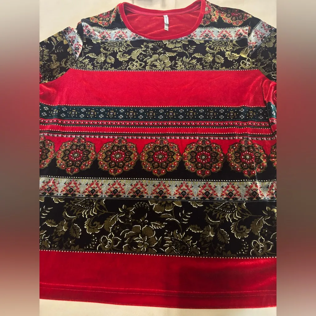 White Stag Red and Black Velvet‎ Floral Patterned Blouse Long Sleeve - Image 11