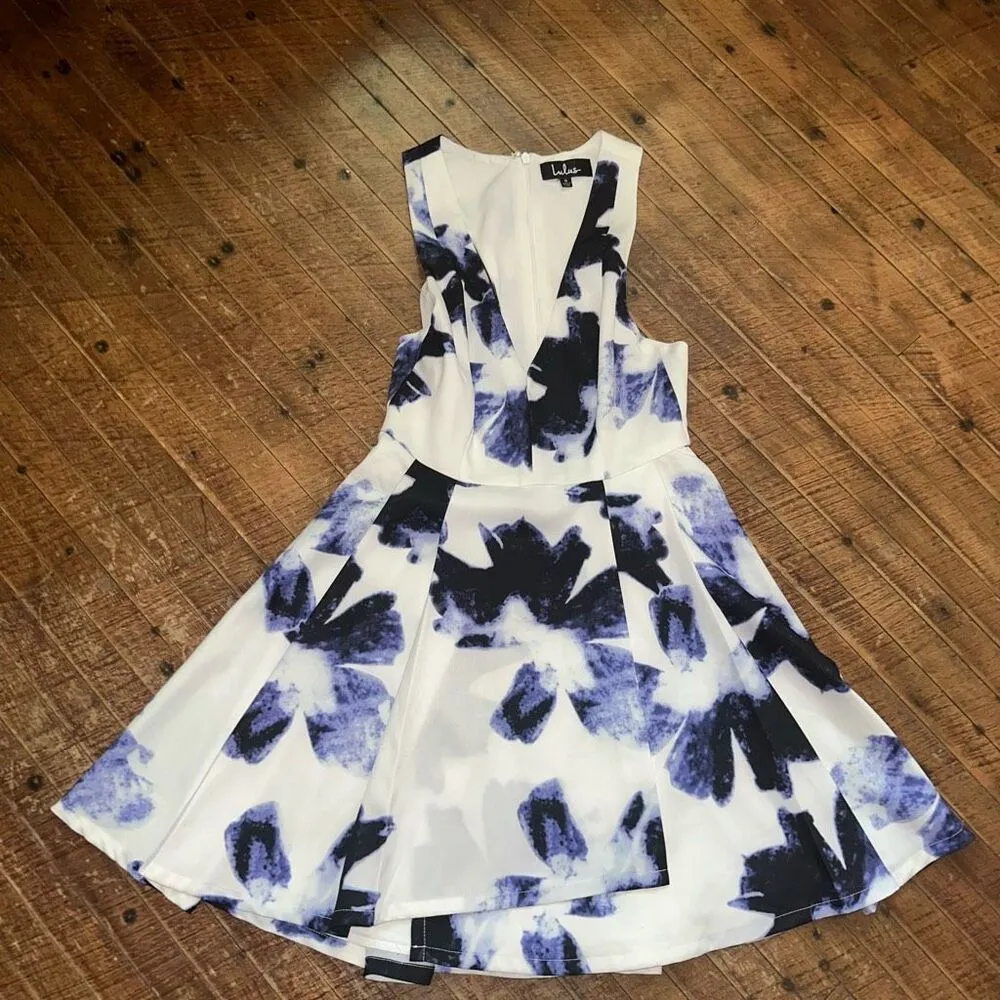Lulu’s Seeing Chic floral blue v-neck fit & flare S skater dress - Image 3