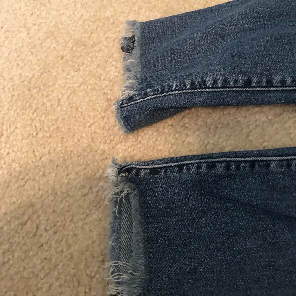 Abercrombie and Fitch Mid-low rise ankle jeans size 25 women jeans - Image 9