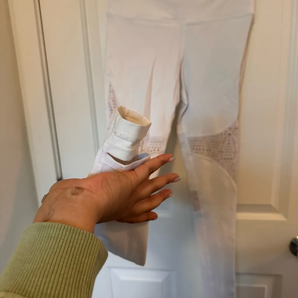 ALO YOGA WEST COAST LEGGING SIZE SMALL - Image 7