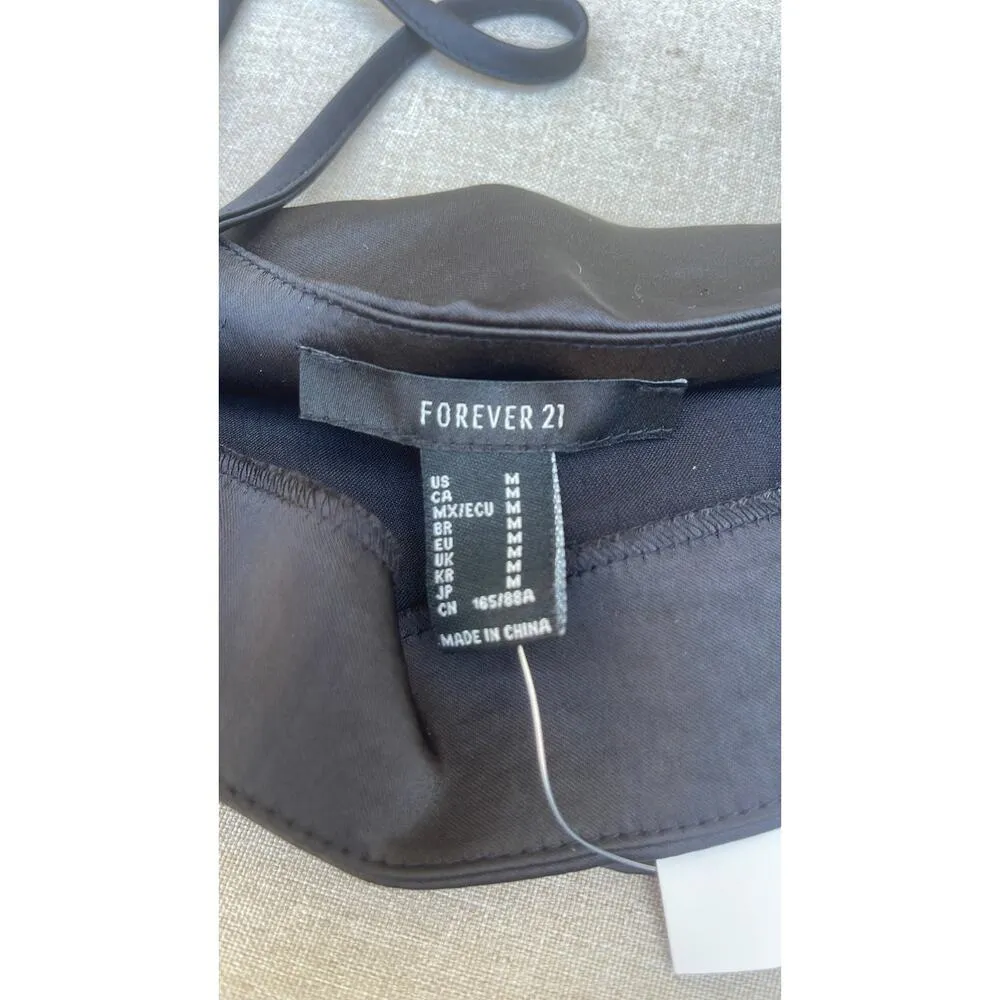 Forever 21 black crop camisole size medium NEW - Image 4