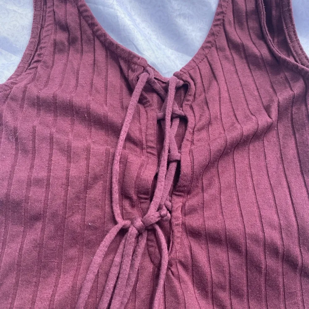 maroon tank top - Image 3