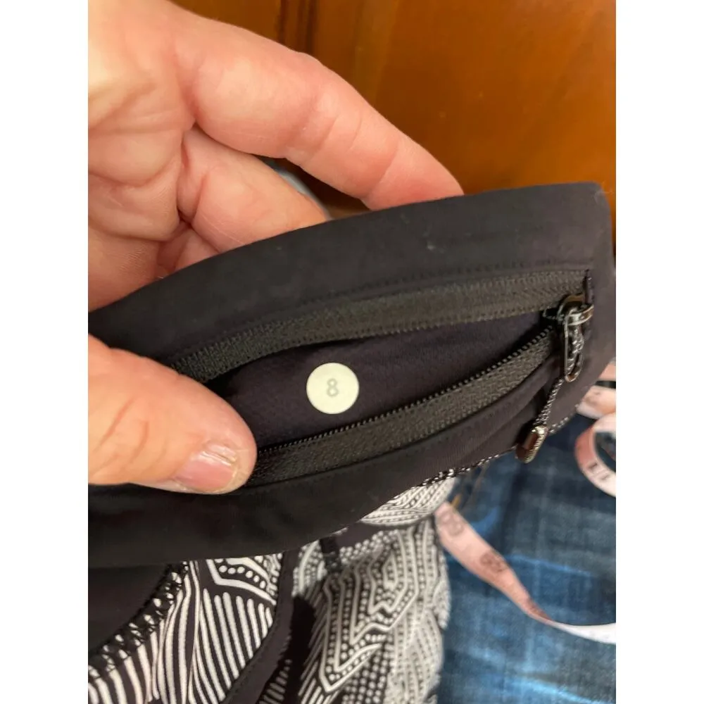 Lululemon, black and white patterned speed shorts size 8 - Image 5