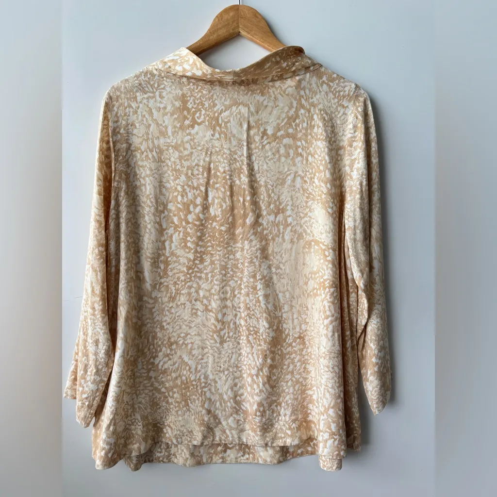 Soft Surroundings Funnel Neck Top Animal Print Long Sleeve Beige Size L - Image 4