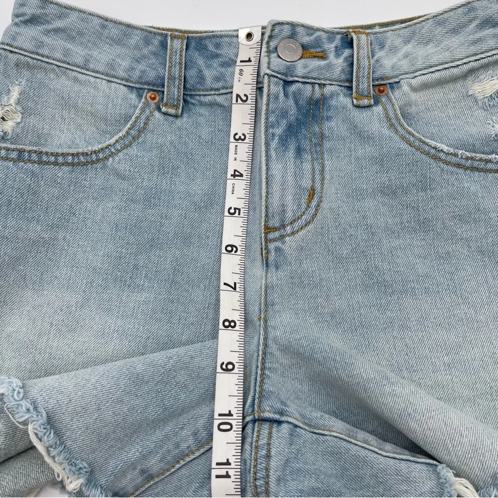 BDG Women’s Size 26 A-Line Short Denim Shorts Light Wash Summer Casual Raw Hem - Image 9