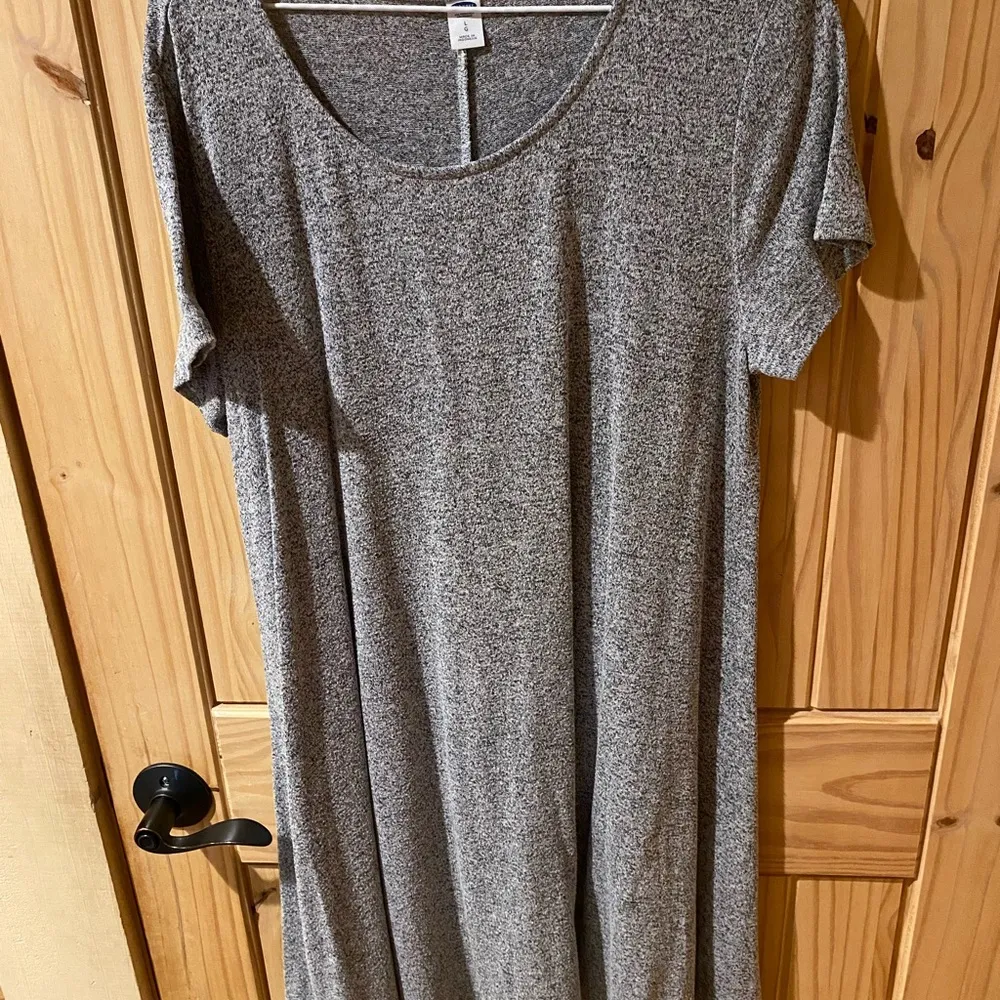 Gray Short Sleeve Dress - Image 3