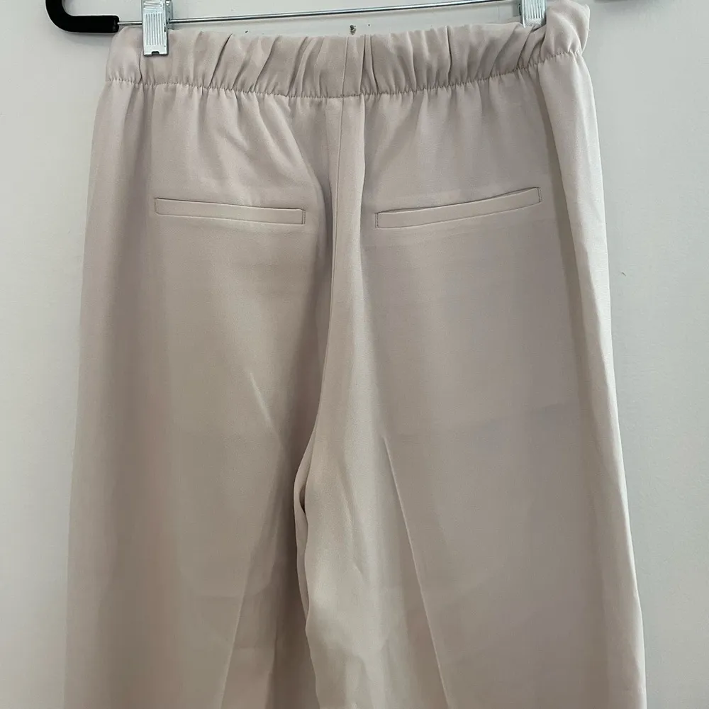 Vince  Beige High Waist Wide Leg Elastic Waist Pull-on Crepe Trousers Size Small - Image 4