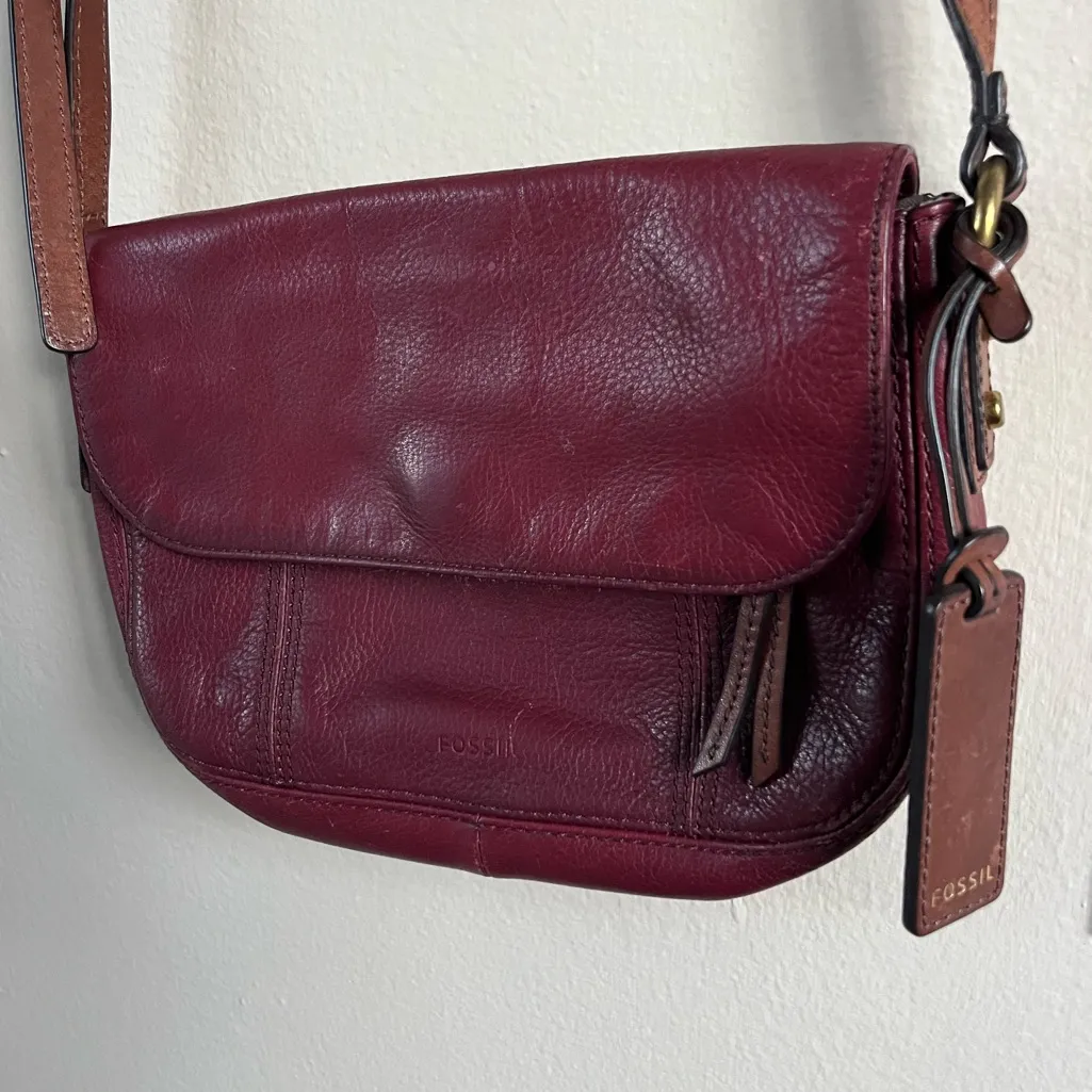 Fossil Burgundy Pebble Leather Purse - Image 2