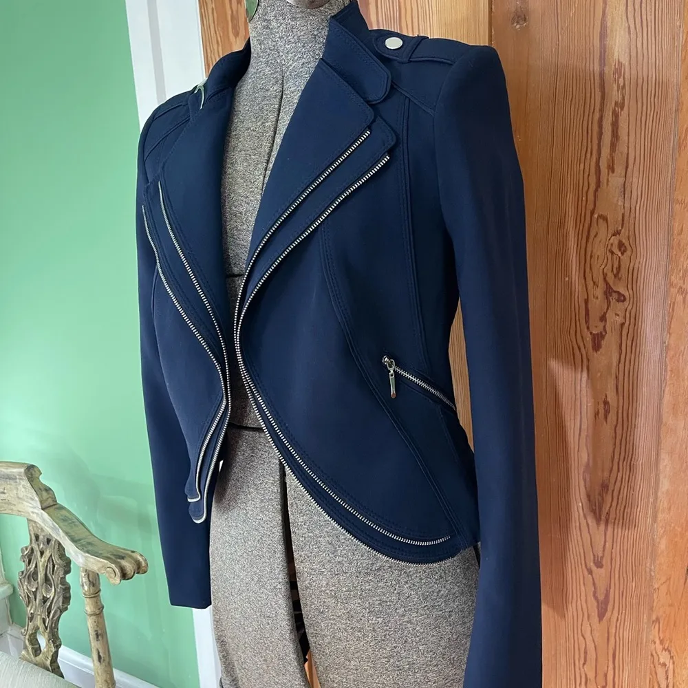 ✨ White House Black Market ✨ Navy Blue Faux Zip Detail Cropped Jacket~Size 00🍄 - Image 2