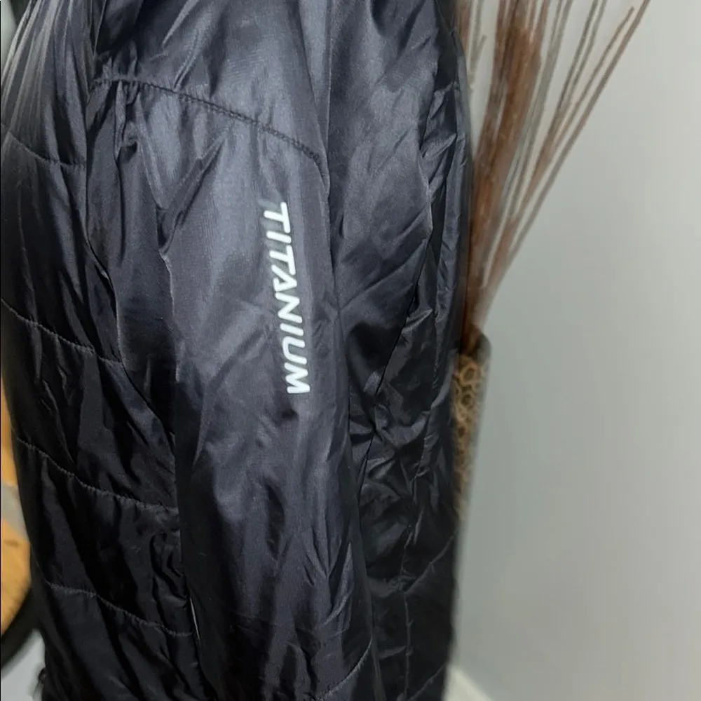 Columbia Black Puffer Jacket - Image 6