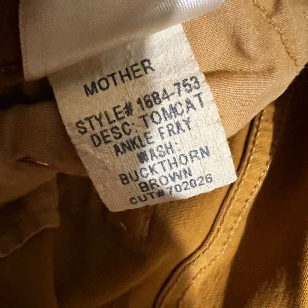 Mother high rise the tomcat ankle fray in HEY size 28 straight leg Orange - Image 10