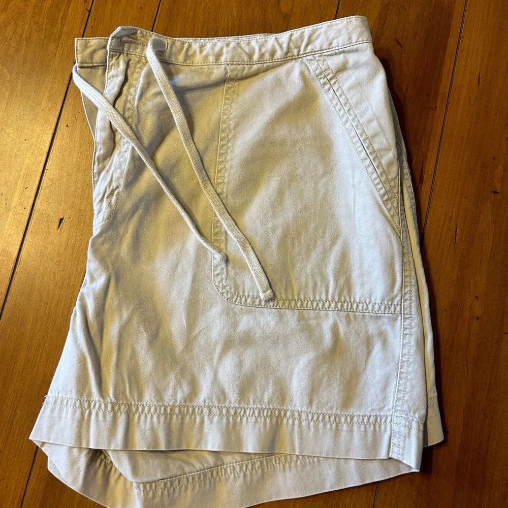 Women’s Eddie Bauer shorts - Image 2
