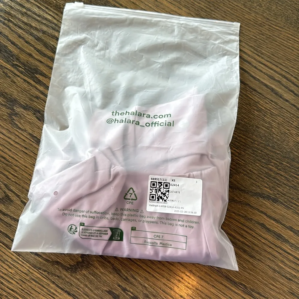 Halara High Waisted Back Pocket & Side Hidden Pocket 2-in-1 Yoga Shorts XS NWT - Image 13