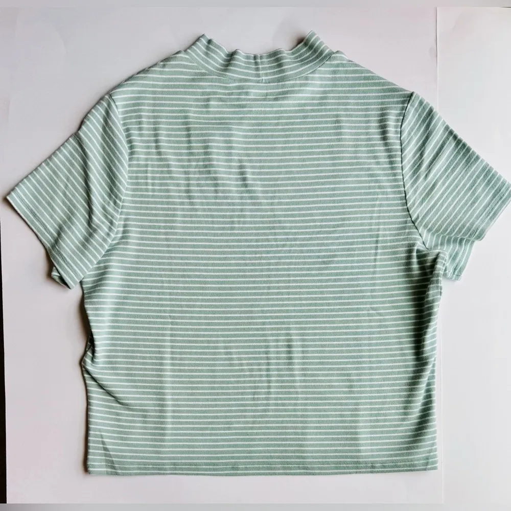 Women’s Levi’s Effortless Short Sleeve Striped Green Women's Top Size XL NWT - Image 8
