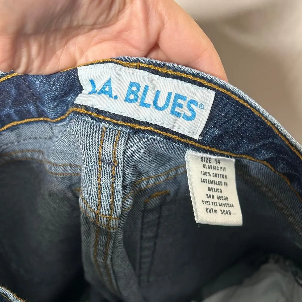 Vintage 90s 1990s LA Blues jeans with a straight leg and zipper fly. - Image 3