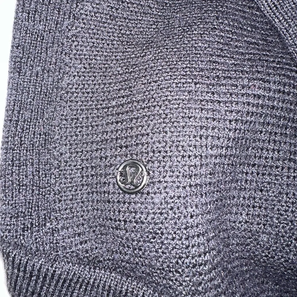 Lululemon Black Cashmere Slim Fit Crewneck Sweater size XS - Image 5