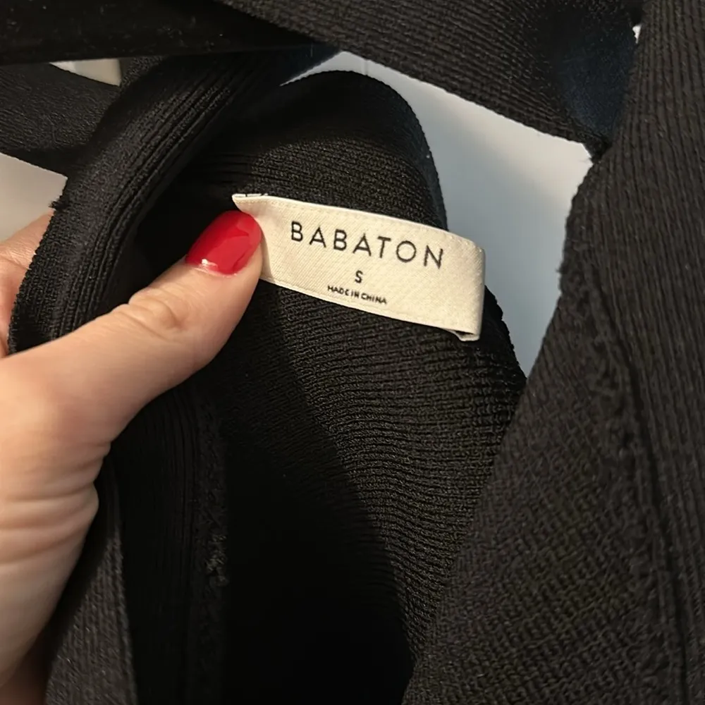 Aritzia Babaton black top - Image 2