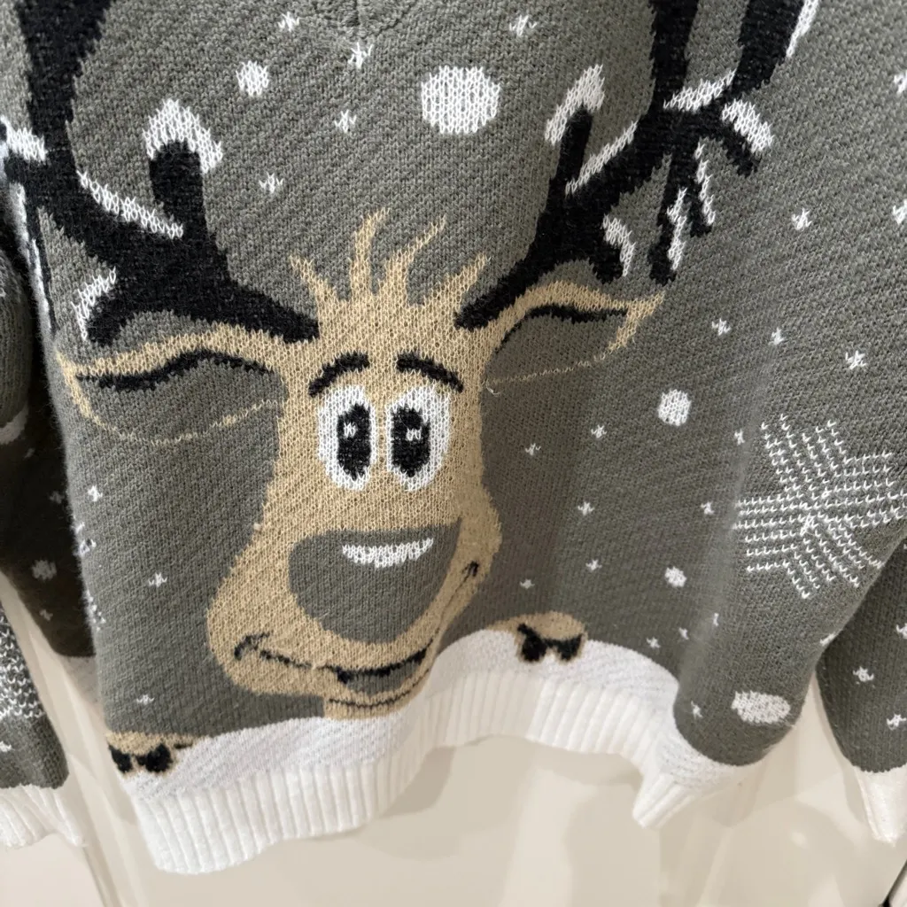 Christmas sweater reindeer snowflakes and falling snow size xxl - Image 3
