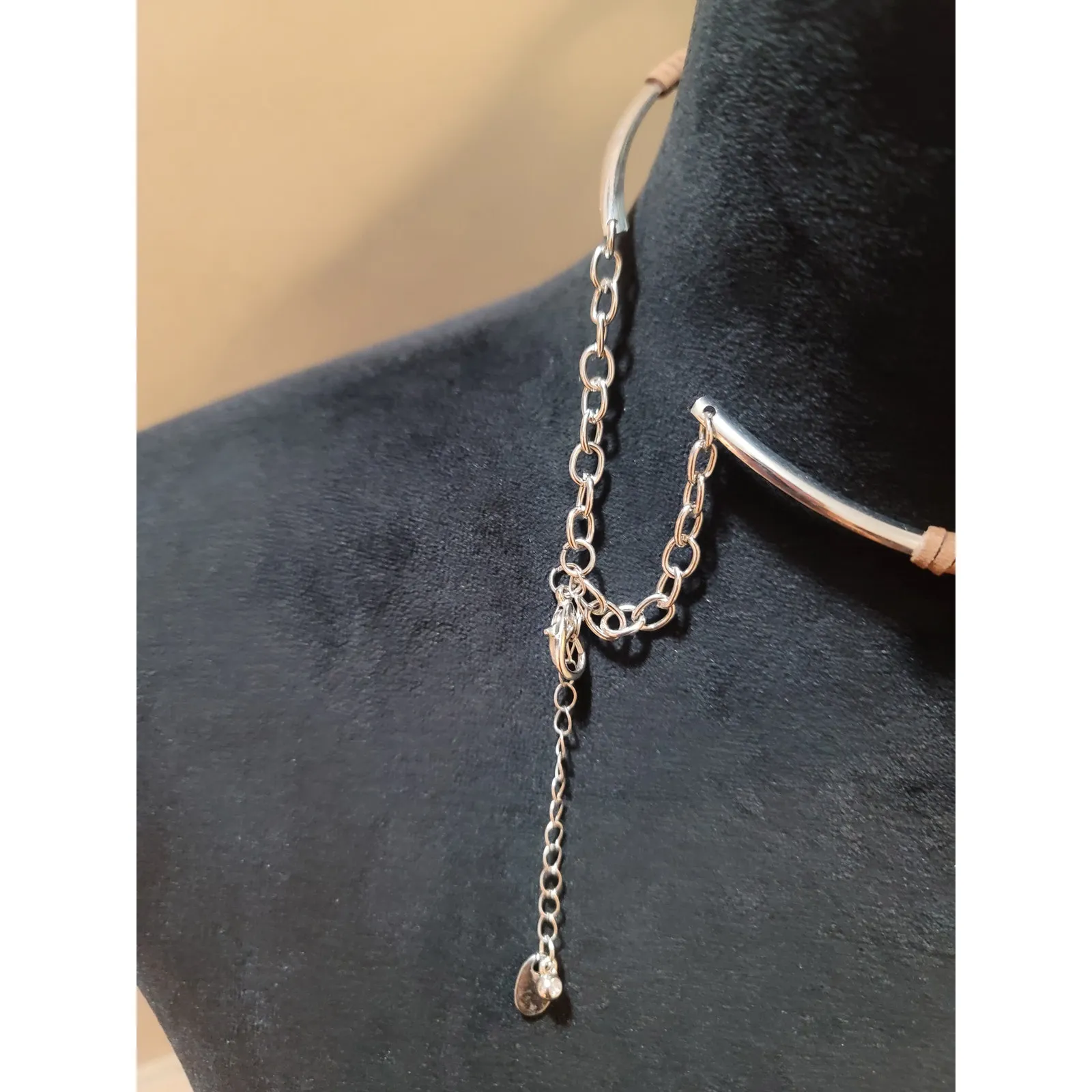 Women's Silver Swirl Crystal Pendant Necklace Lobster Clasp Lock Design Neo - Image 8