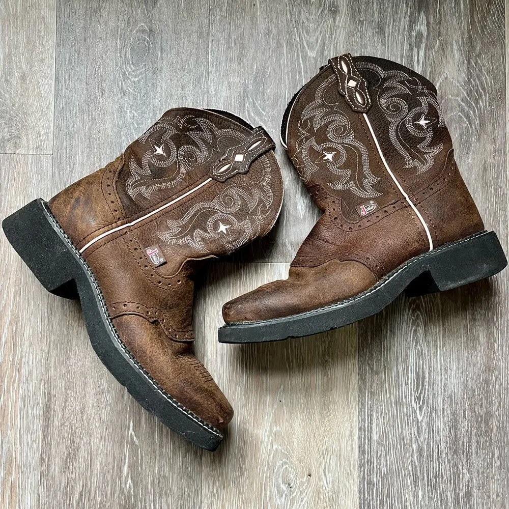 Justin Ladies Gypsy Casual Square Toe Boot Bay Apache Cowhide Foot Size 5.5 - Image 2