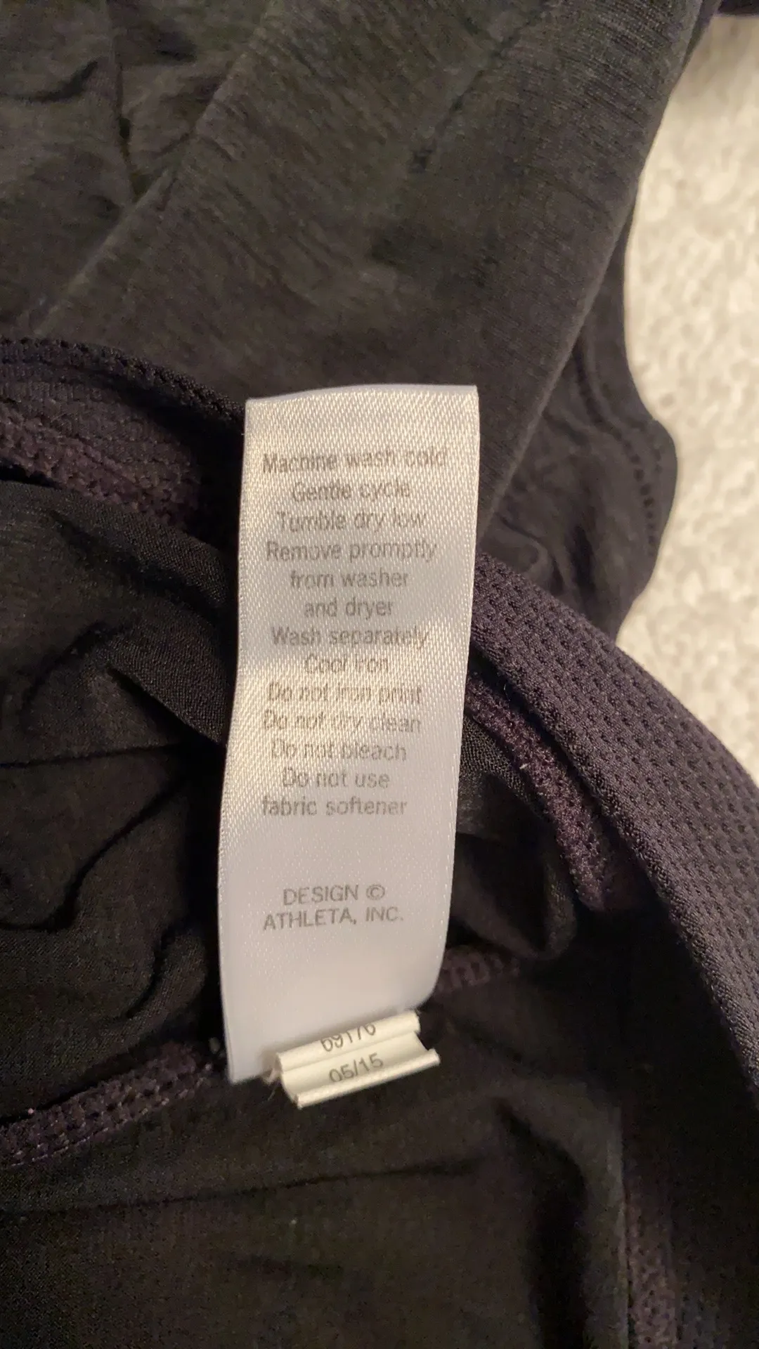 active tank top built in bra Size small - Image 10