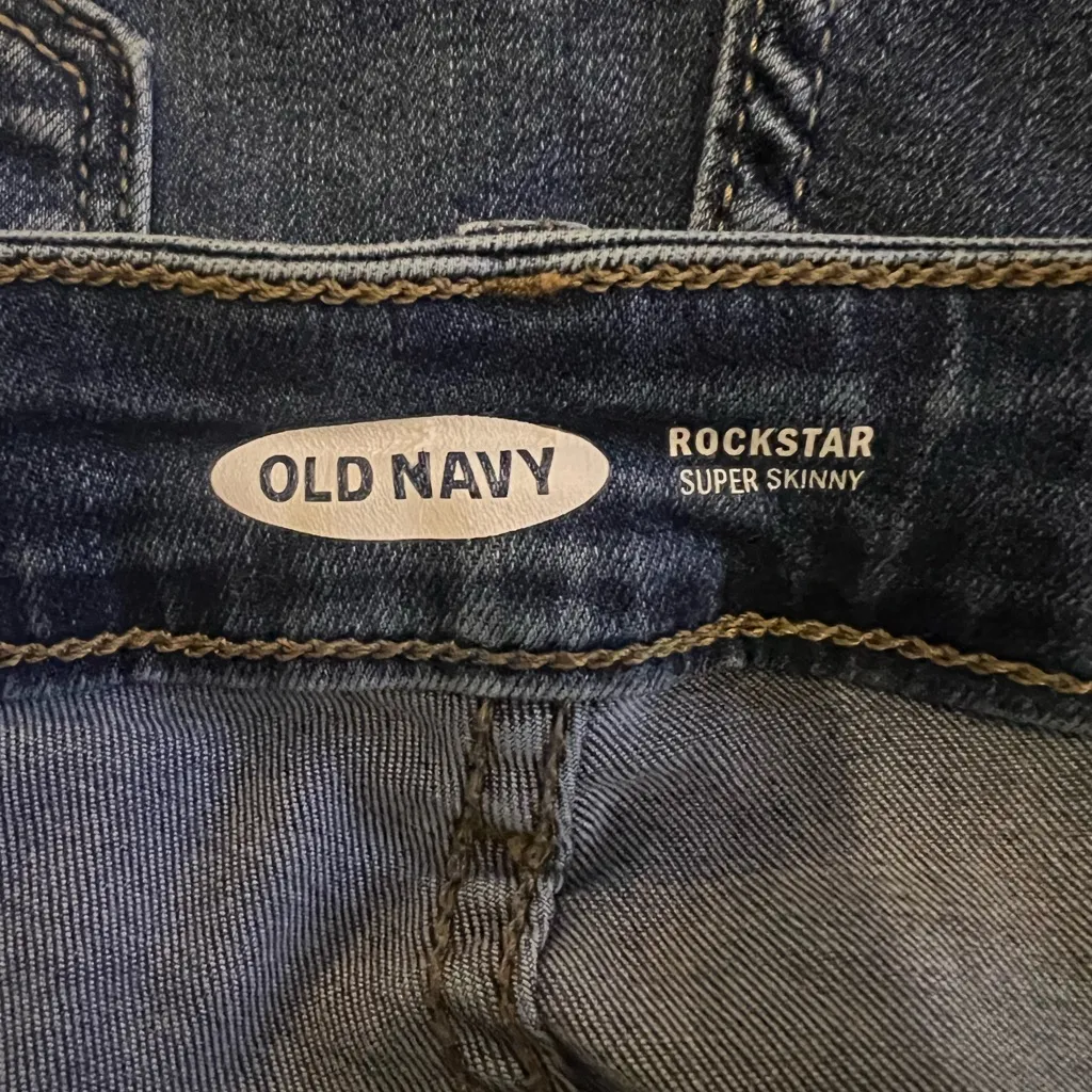 Old Navy Rockstar Super Skinny Jeans - Image 3