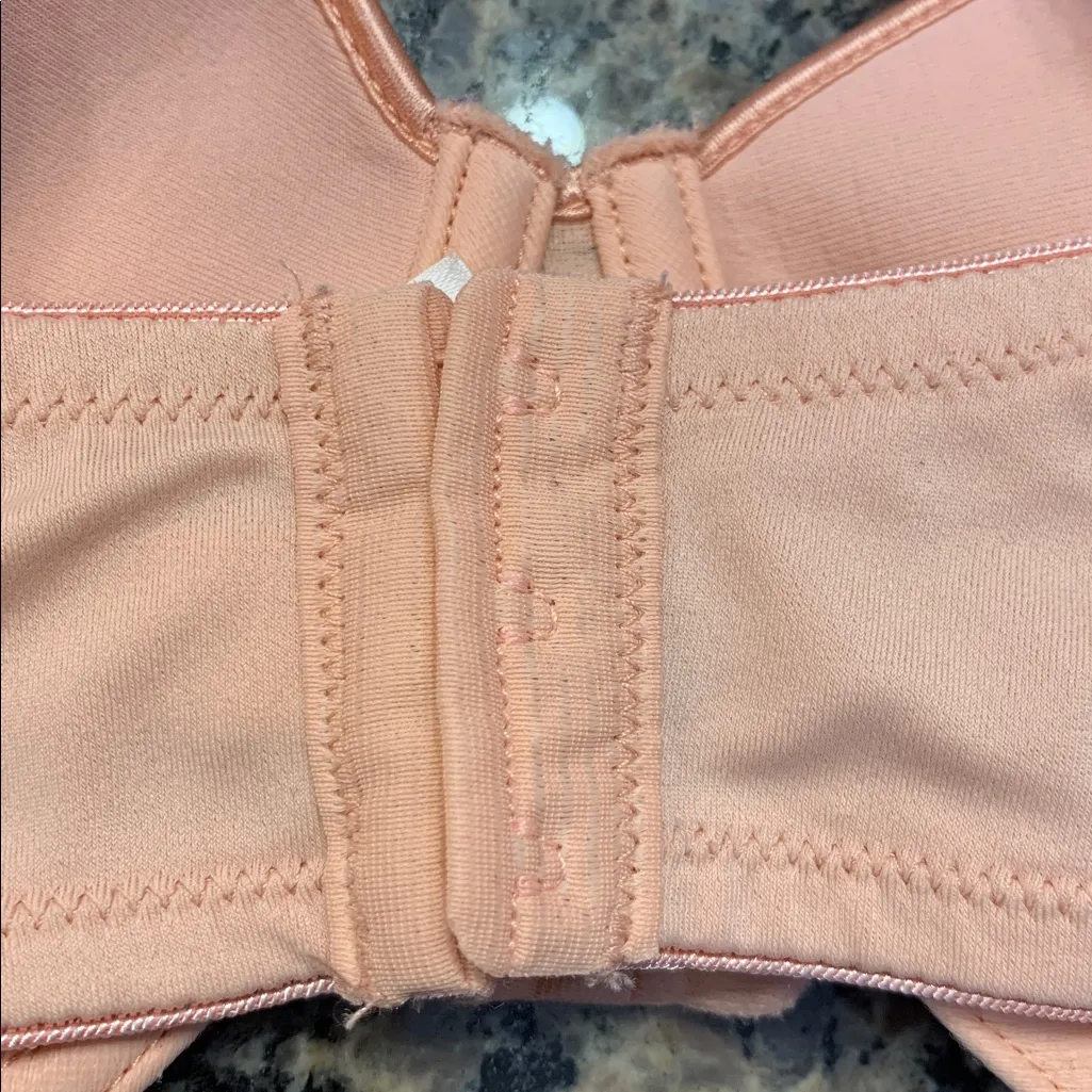 Gilligan & O'Malley Intimates Peach Lightly Padded Bra Size 38DD EUC #2040 Pink - Image 5