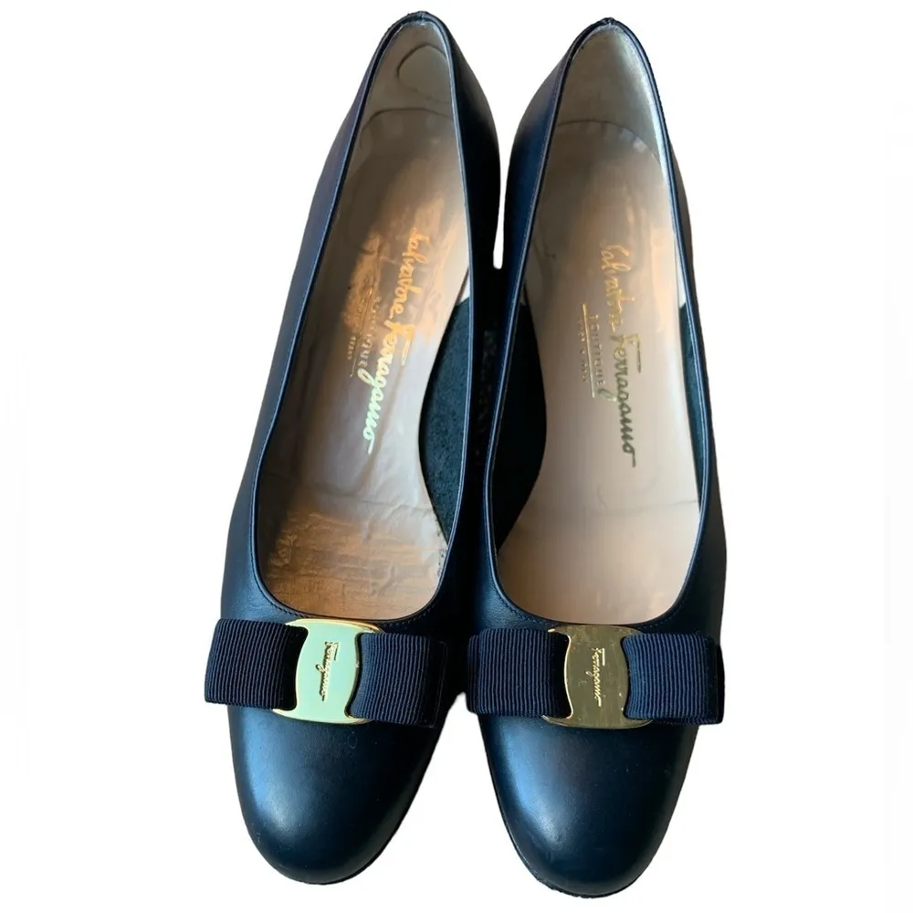 Salvatore Ferragamo | Salvatore Ferragamo Vara Pump Heels - Image 3