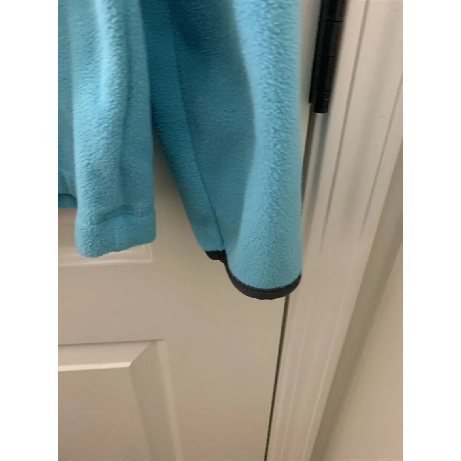 Old Navy Women's 1/4 Zip Fleect Pullover Top Collar Size Large Blue - Image 7