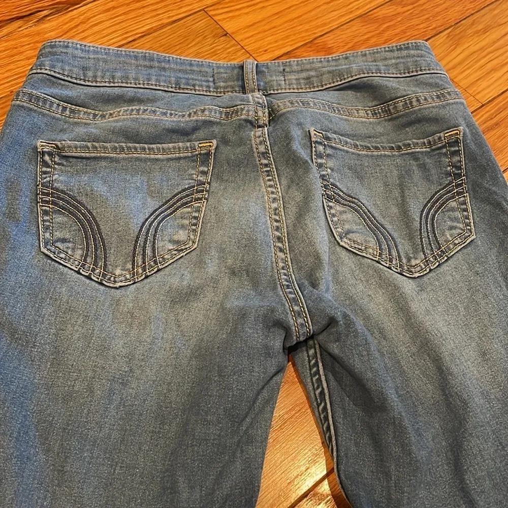 Hollister 5R w27 l29 skinny jeans and ripped knees - Image 4