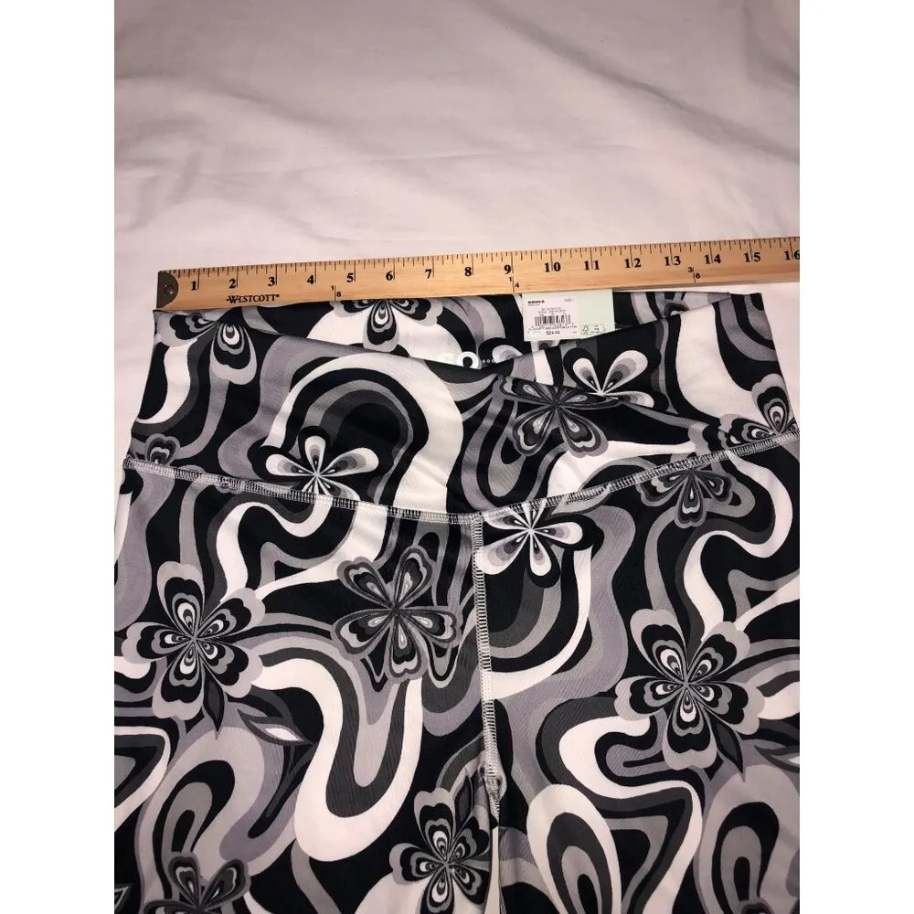 Bike Shorts Womens Size L High Rise 7" Leg Black White Gray Print Sporty SO NEW - Image 4