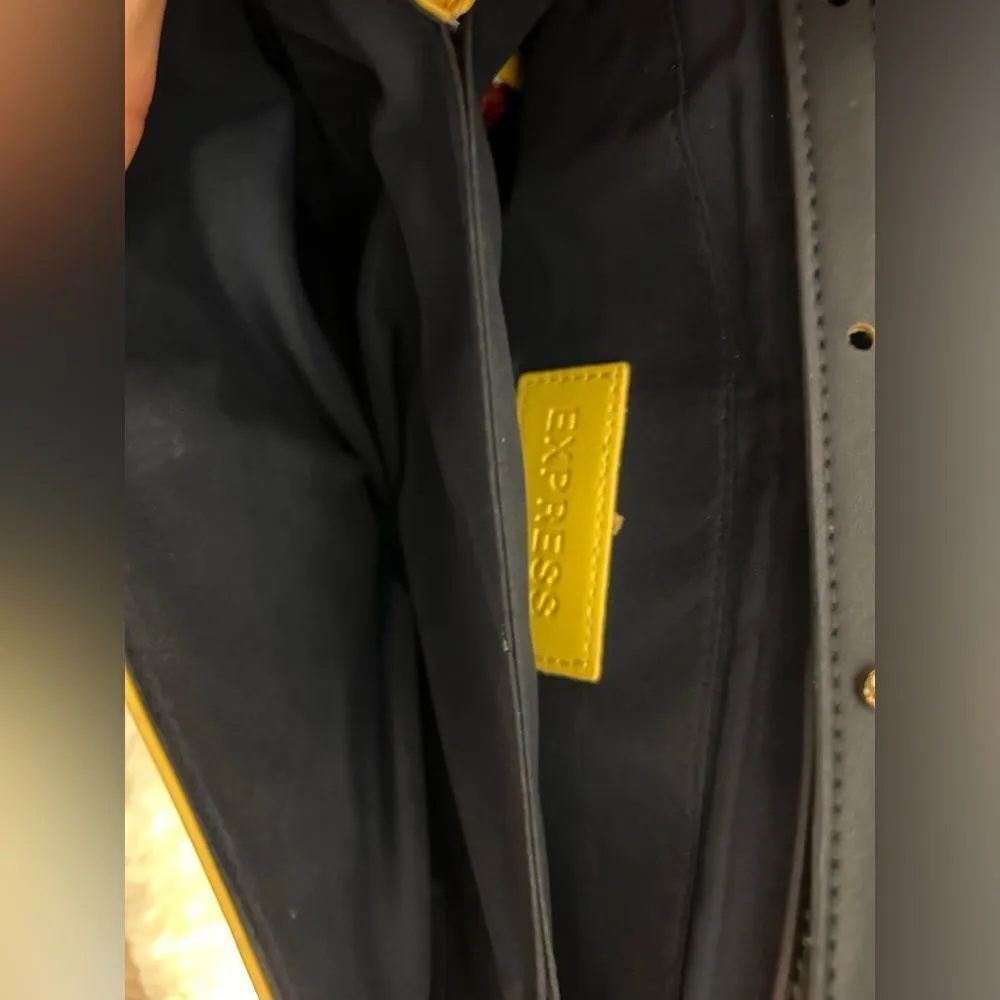 Express crossbody purse - Image 5