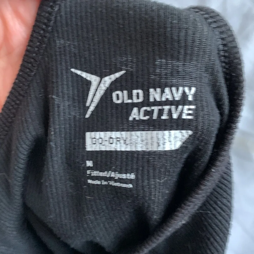 Old navy active tank top M - Image 3