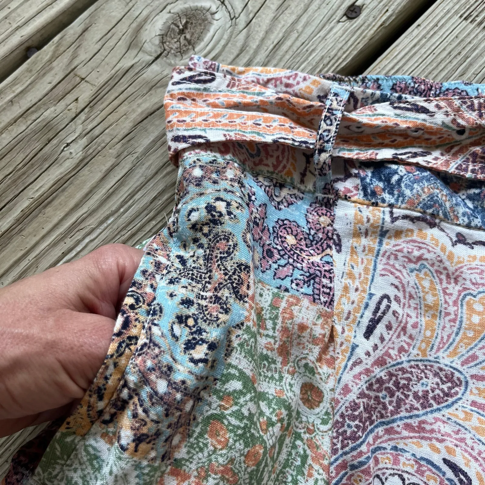 Rachel Zoe Women's 100% Linen Colorful Belted Shorts Size S - Image 3