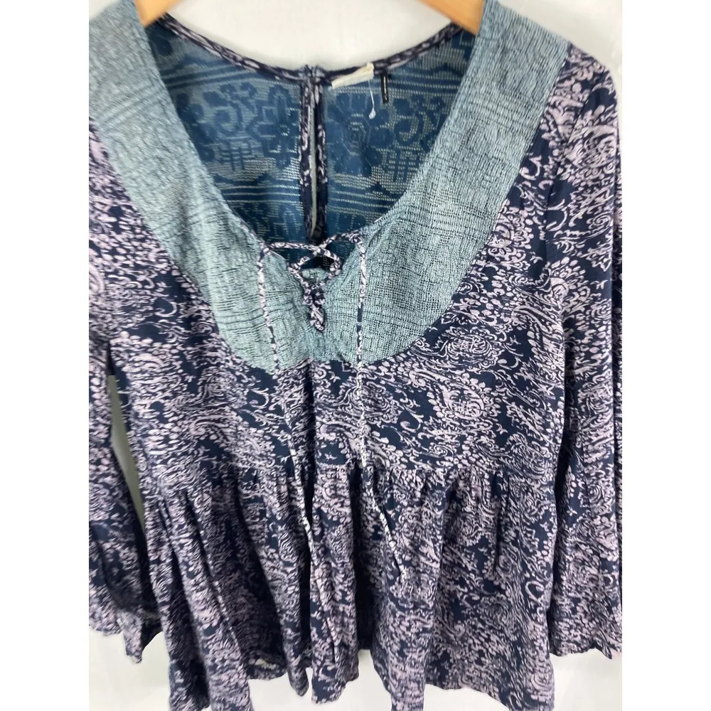 Akemi + Kin Blue Patterned Peasant top Size Small - Image 4