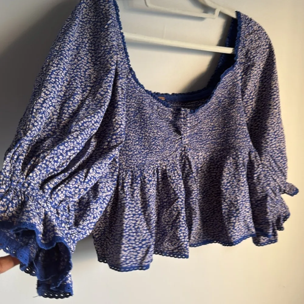 Free People Britnee  Floral Cropped Peplum Smocked Puff Sleeve Top Large - Image 6