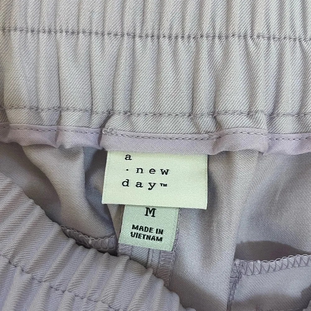 Women’s a new day light purple cargo straight leg ankle pants, size medium - Image 3