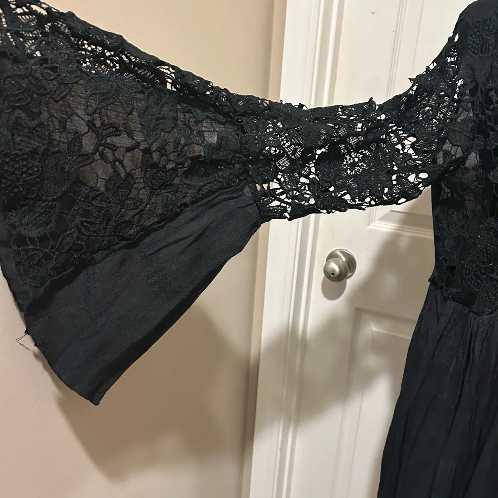 Black Lace Long Sleeve Dress/Tunic Size L - Image 2