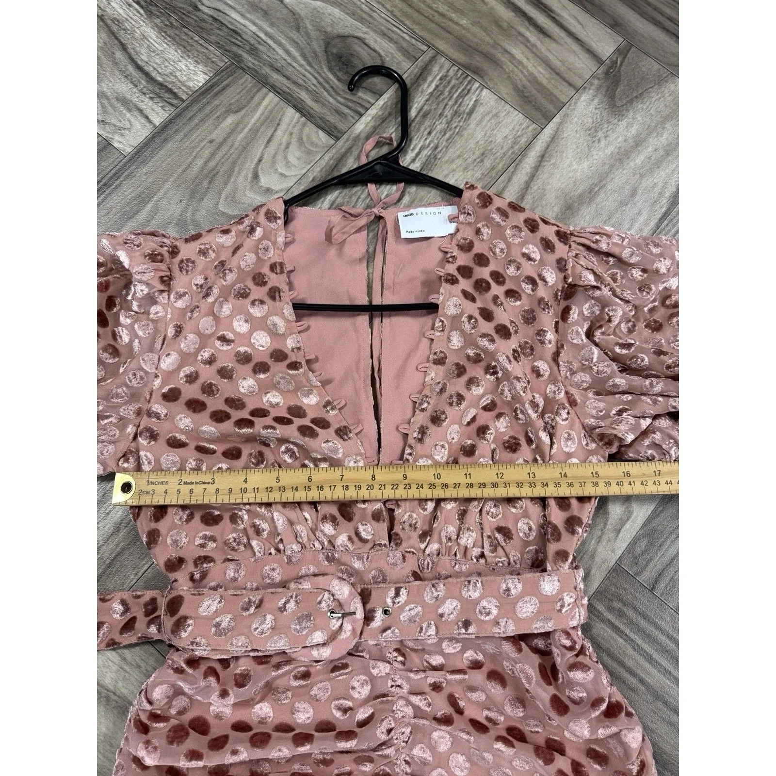 ASOS DESIGN velvet flocked spot mini dress with puff sleeve and belt pink Sz 4 - Image 5