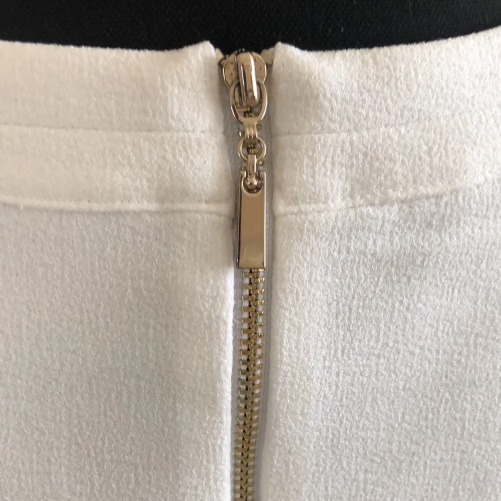 WHBM Off white sheath dress - Image 5